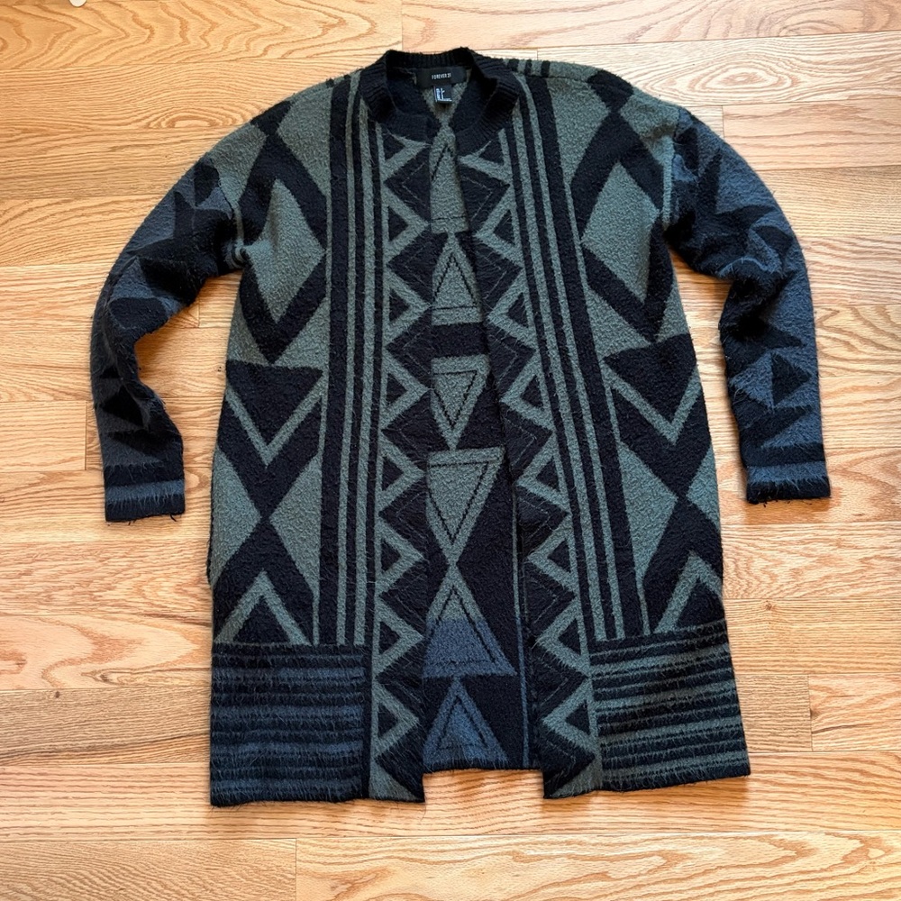 Geometric Patterned Black and Green  Sweater/Cardigan